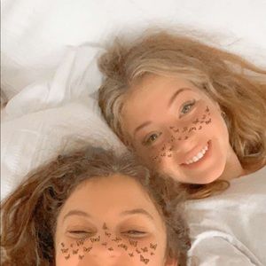 Meet your Posher, Ella